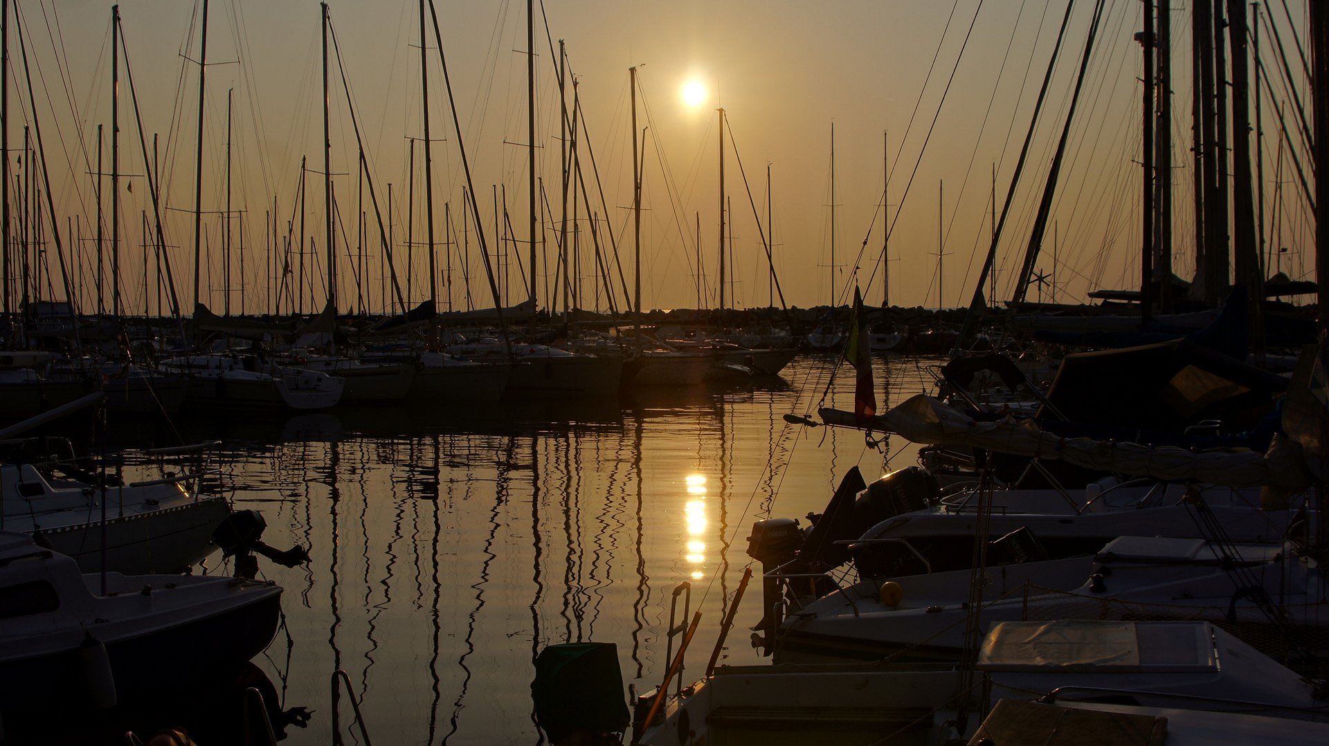 An einem Sommerabend im Hafen