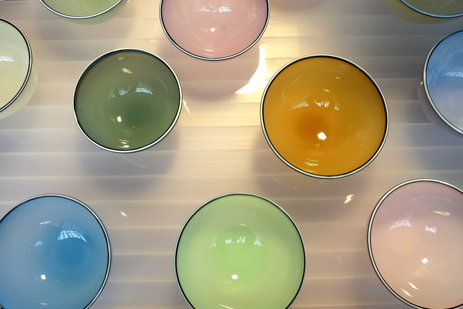 Farbige Glasschalen