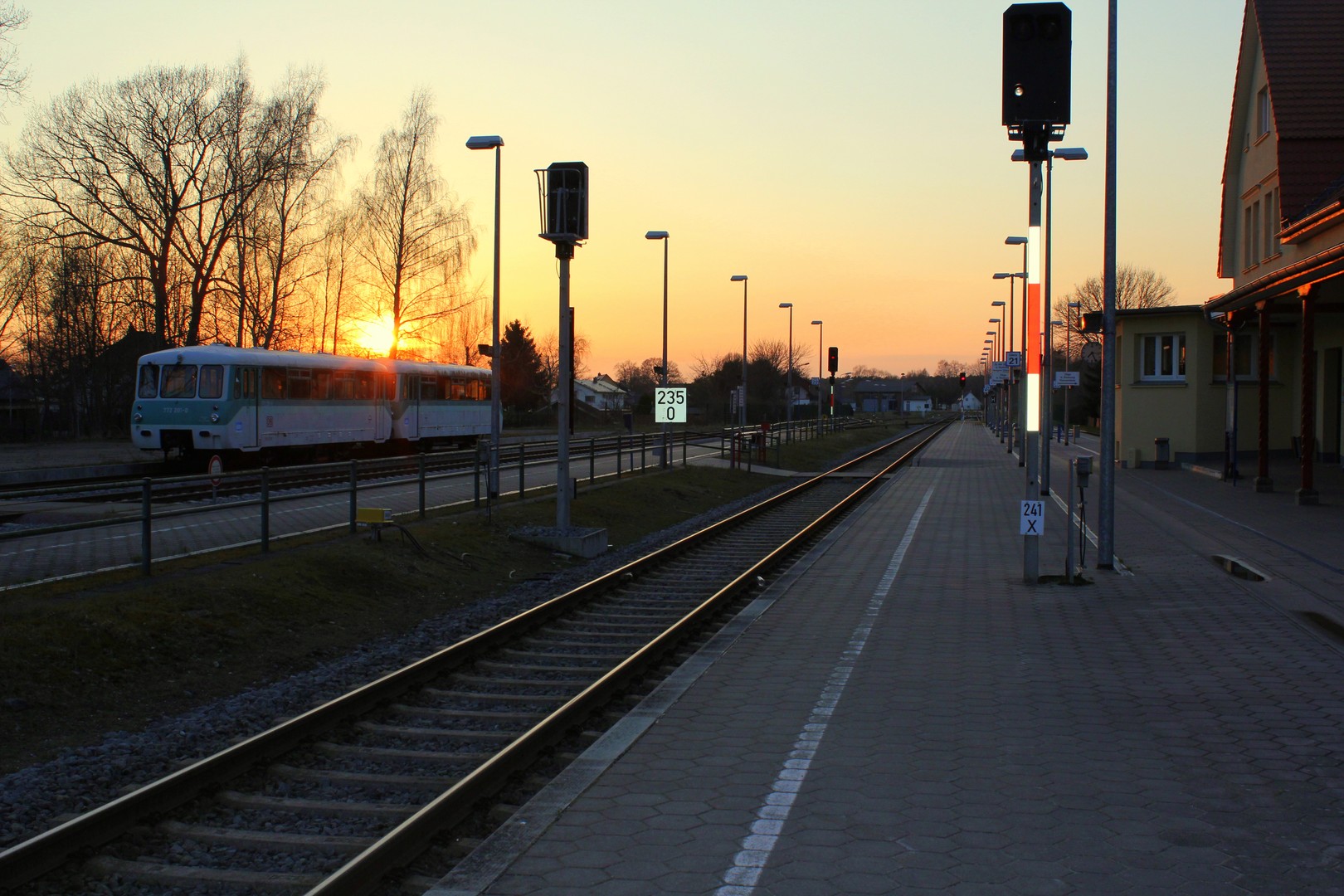 Abends an der Bahn