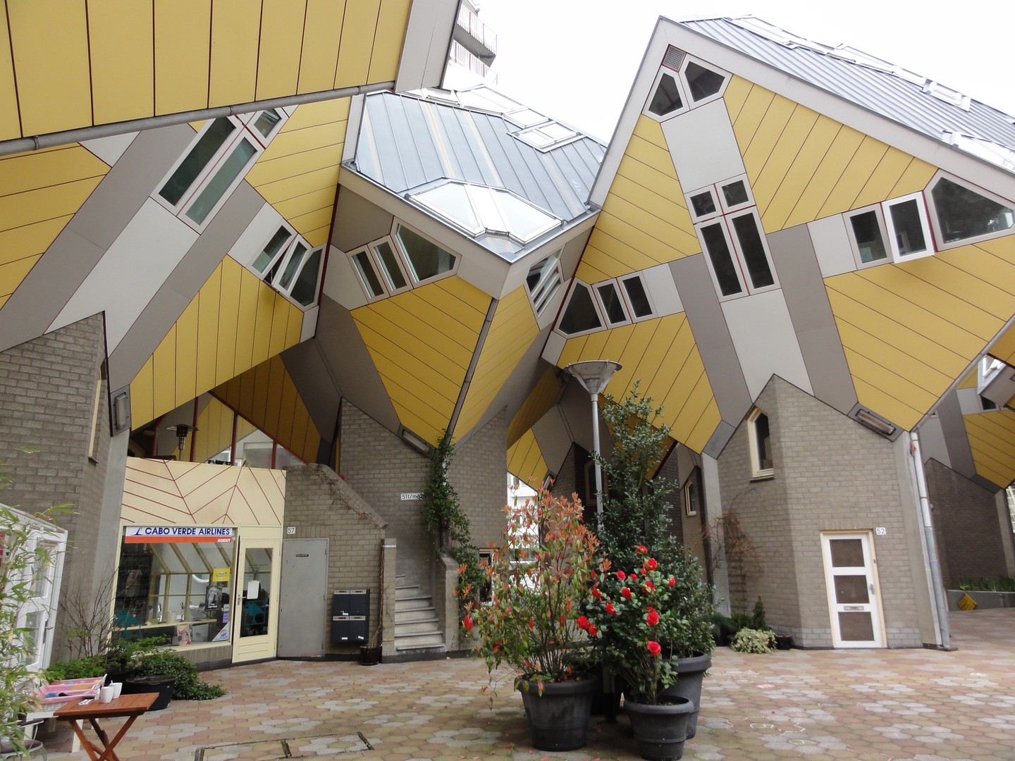maisons cube à ROTTERDAM