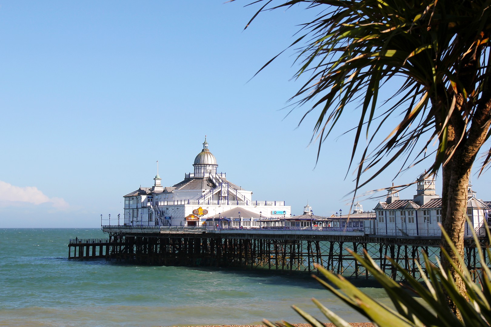 DIE SEEBRÜCKE VON EASTBOURNE