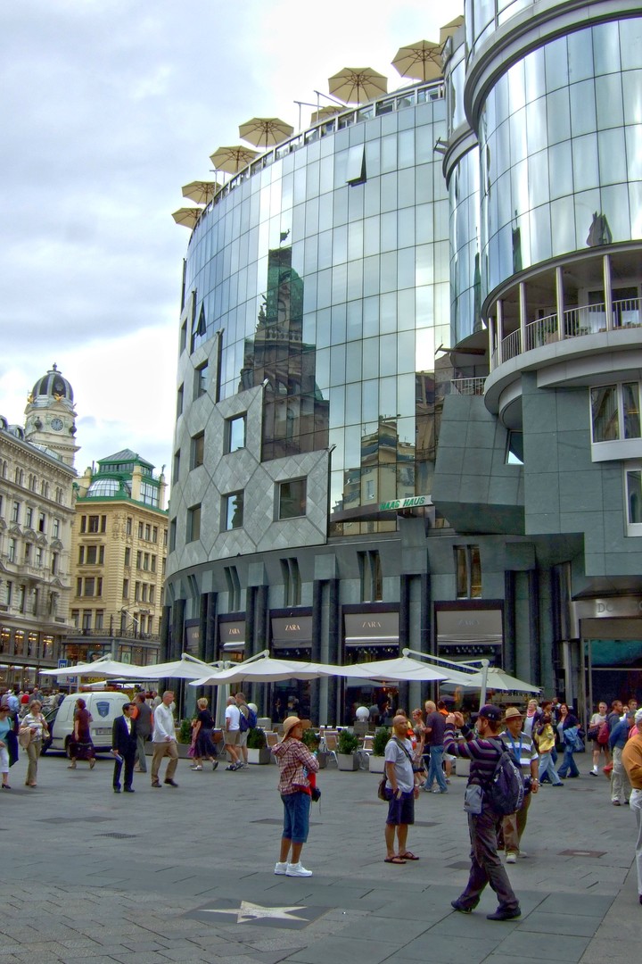 HAAS-Haus in Wien - diesmal von unten
