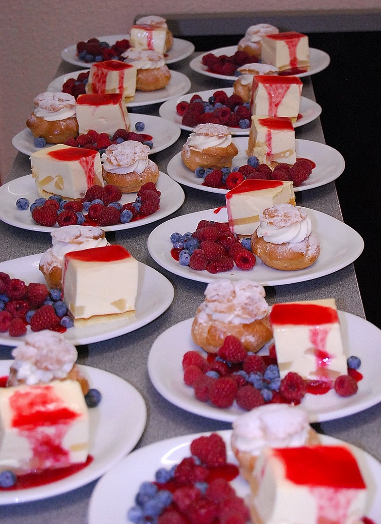 Gateaux.