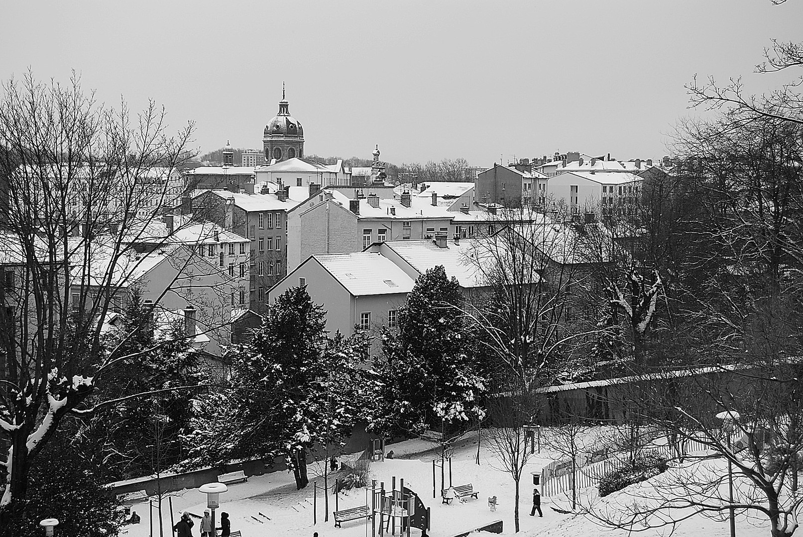 Noir et blanc.