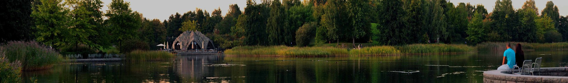 Haus am See mit Umgebung als Panorama