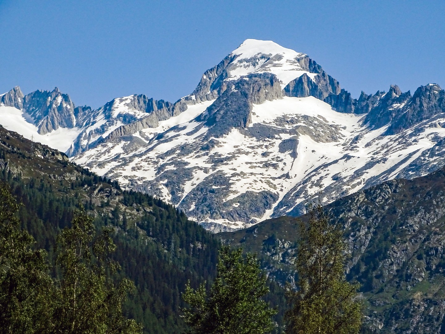 Telefoto aus Ulrichen VS gegen Furkapass