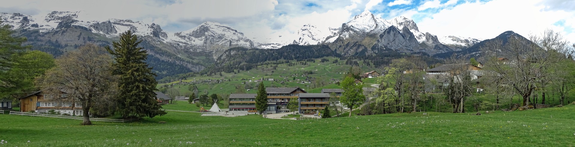 Wildhaus mit Säntiskette