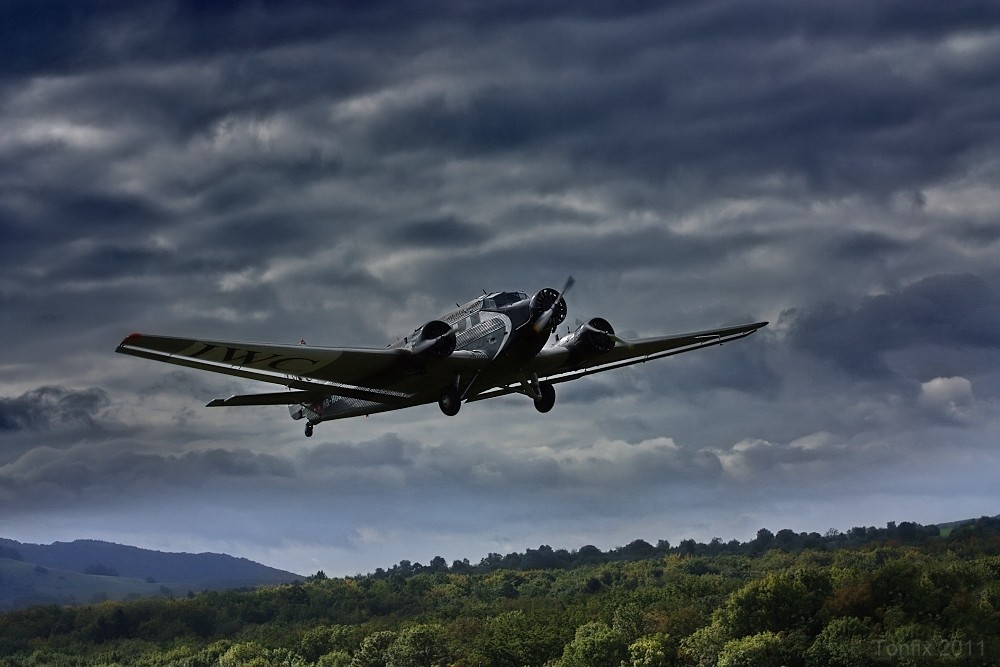 Tante Ju hebt ab ...